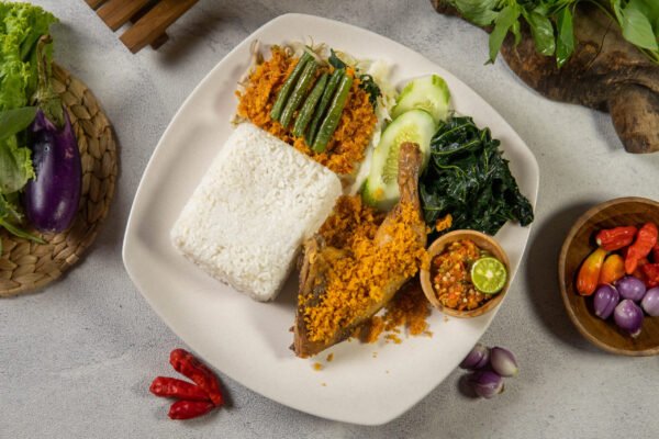 Paket Semar Urap Ayam Bakar/Kremes Negeri